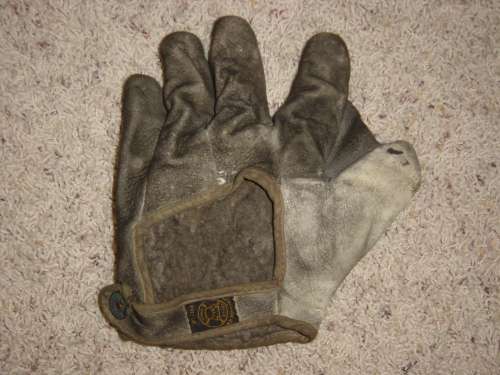 Early 1900's A.J. Reach Youth Crescent Glove Back